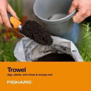 Fiskars 3-in-1 Garden Tool Set, Includes Trowel, Transplanter, and Cultivator for Outdoor Gardening, Ergonomic Yard Tool Kit - 4